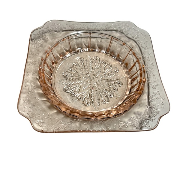 Vintage Jeanette Depression Glass dish in Adam pattern - Picture 3 of 6